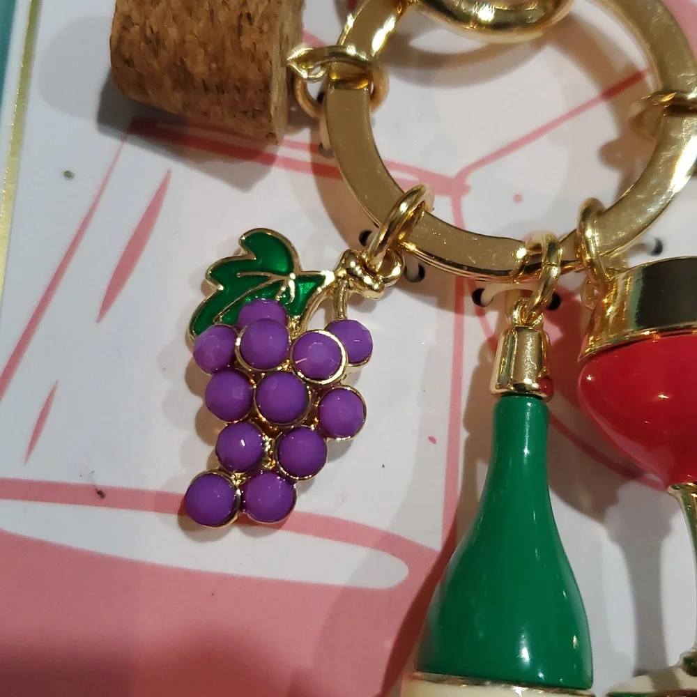 Wine cheese grapes brunch‎ bon vino theme keychain bag charm brand new